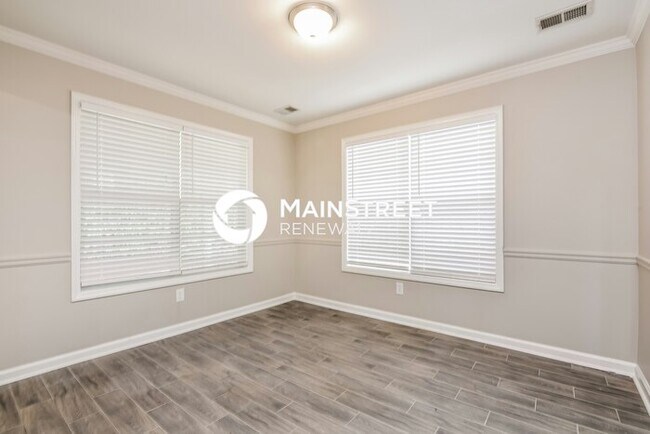 Building Photo - 4 Bedroom Pet-Friendly Home in COVINGTON, GA with Main Street Renewal