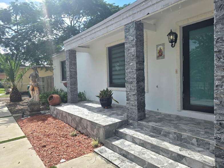 Primary Photo - 14900 NW 9th Ct