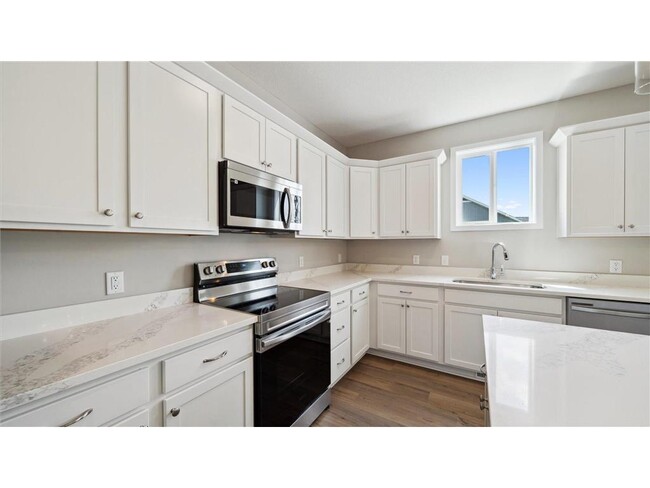 Building Photo - 7472 170th Ave NW