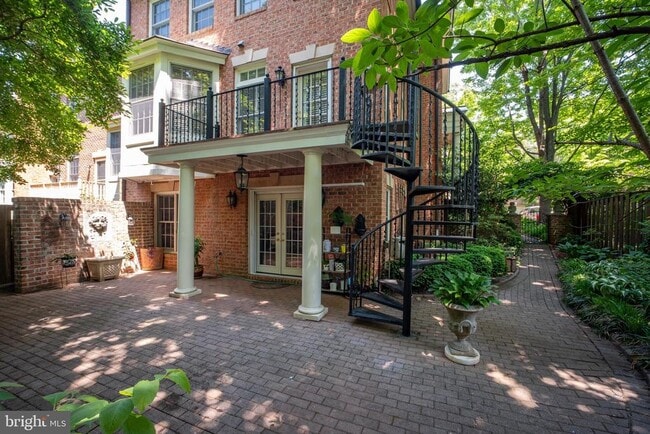 Building Photo - 2026 Mayfair McLean Ct