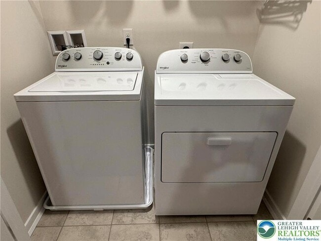 Building Photo - 7505 Clayton Ave