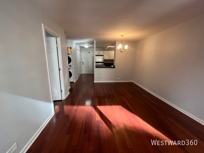 Building Photo - 222 E Pearson St