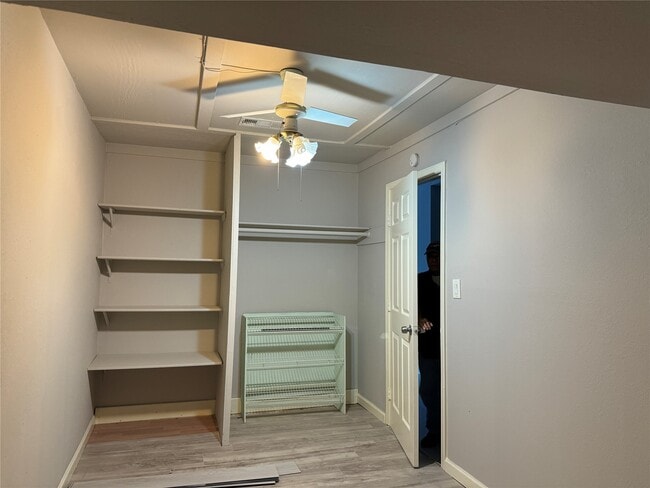 Building Photo - 11411 Graywood Dr