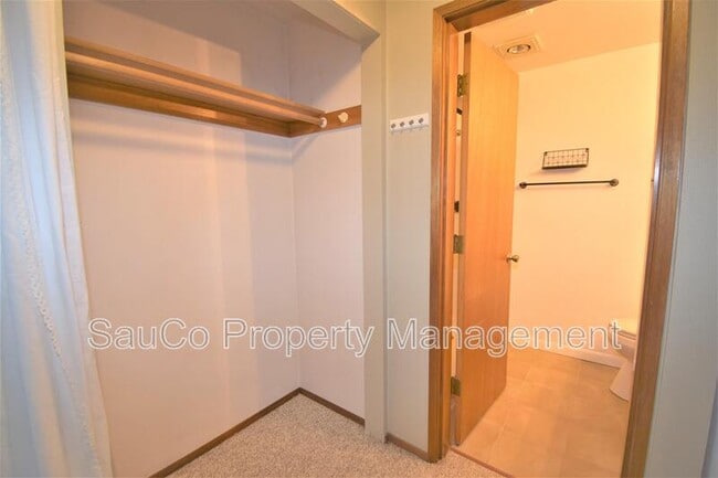 Building Photo - 9964 SW Trapper Terrace
