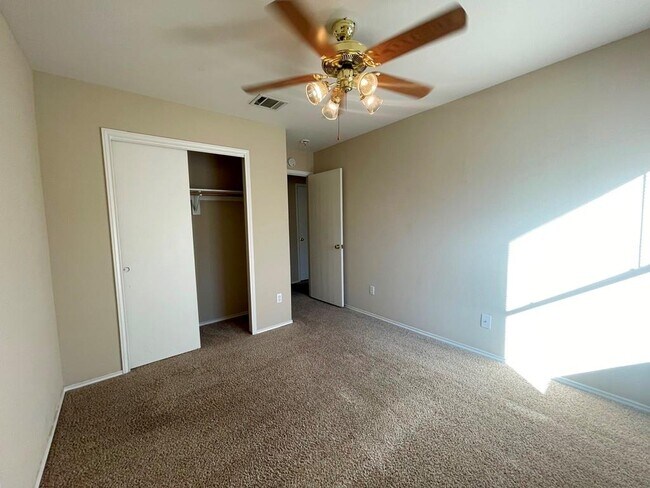 Building Photo - 209 Katy B Ln