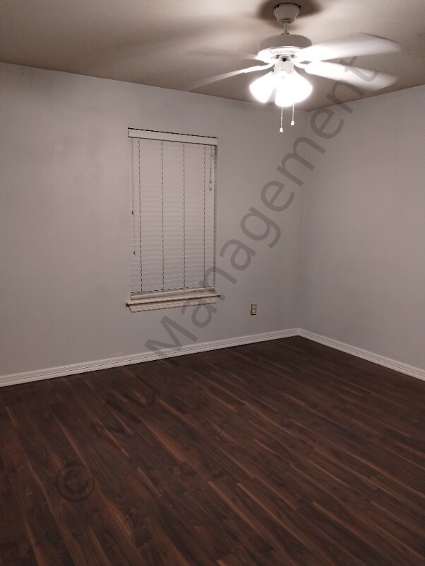 Building Photo - 1850 N Cannondale Dr