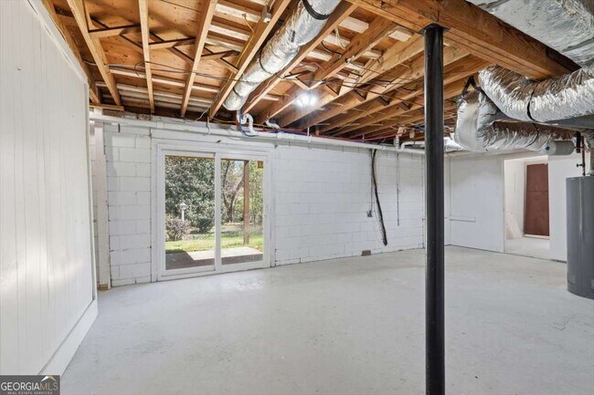 Building Photo - 2815 Carolyn Dr