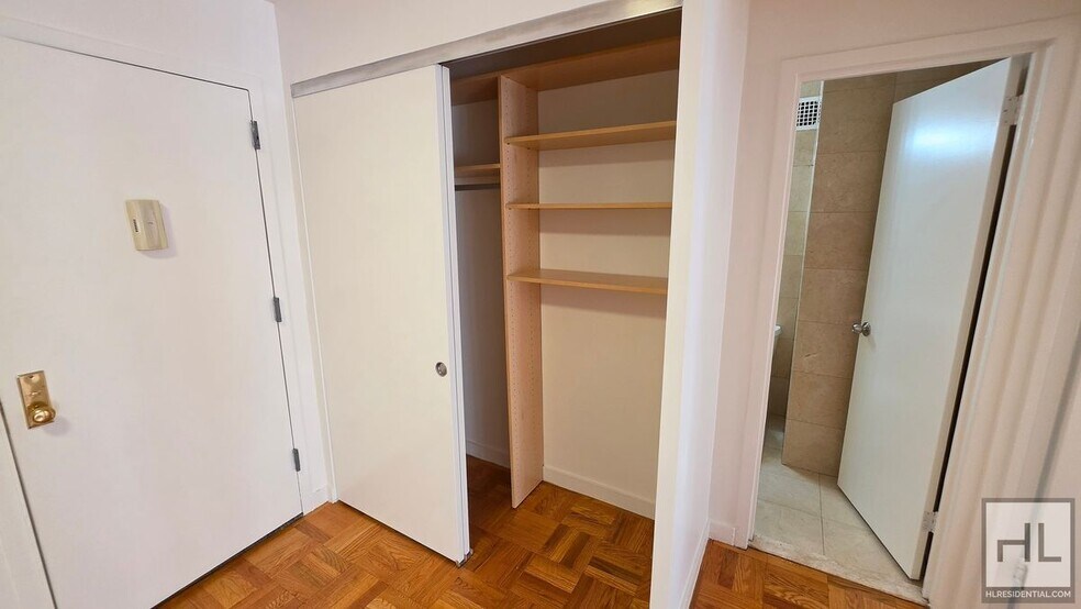 Building Photo - Sunlit 5th-Floor 1-Bed near Union Square | Doorman & Complimentary Gym