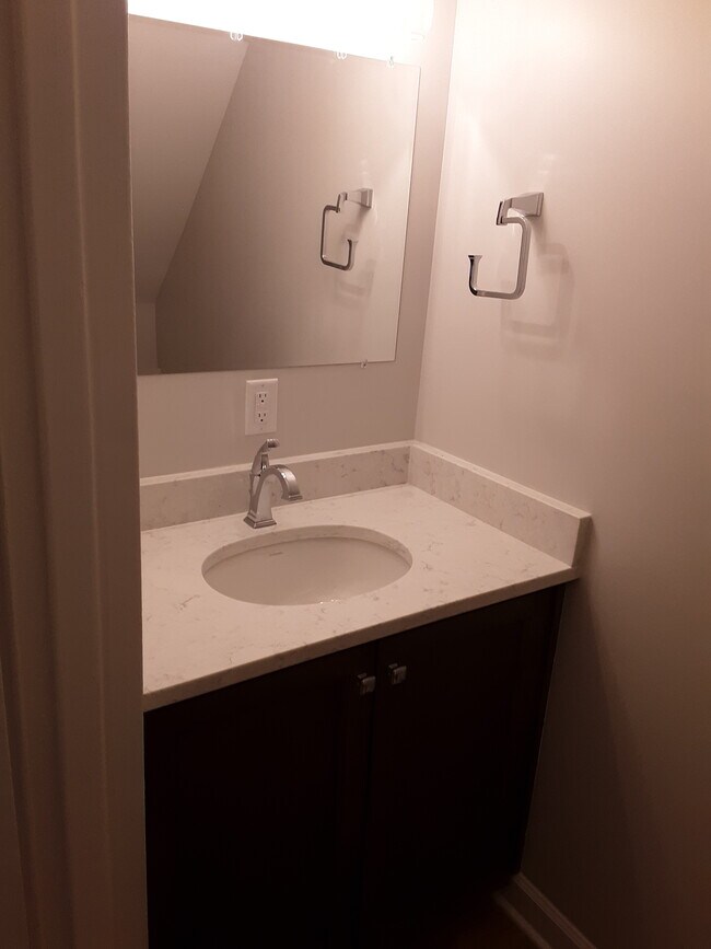 Half bath - 1013 Nichols Dr