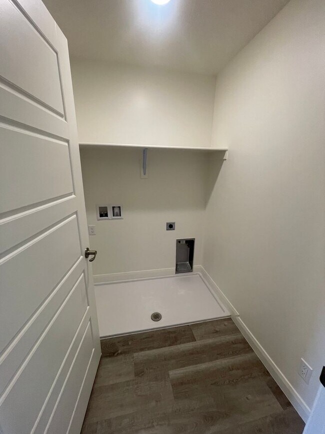 Building Photo - 1396 White Holw Ln