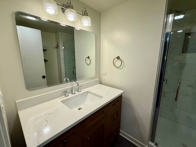 Building Photo - 4700 Teonia Woods Dr