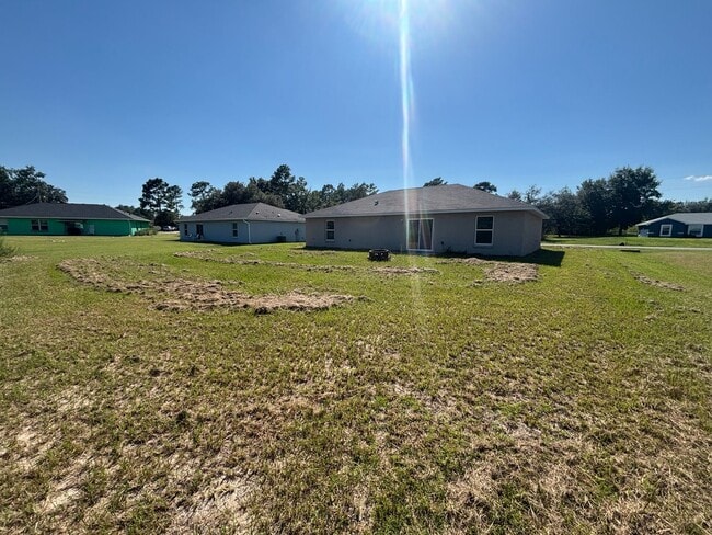 Building Photo - Modern 3 bedroom 2 Bathroom House, No Carpet!
