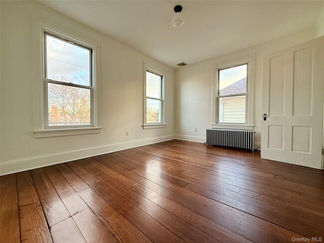 Building Photo - 102 N Midland Ave