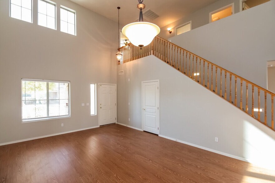 Building Photo - 3636 W South Butte Rd