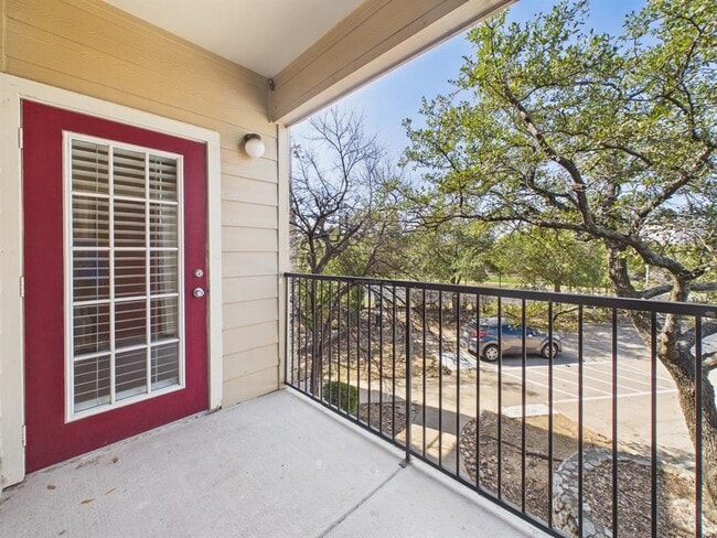 Building Photo - 2320 Gracy Farms Ln