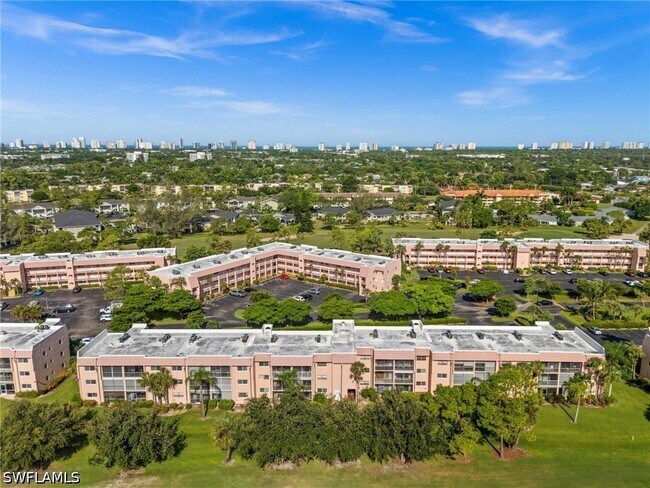 Building Photo - 200 Turtle Lake Ct