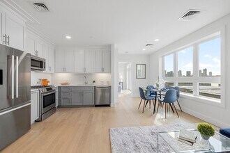 Building Photo - 301 Border St