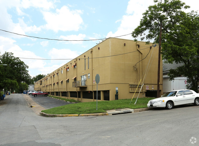 Building Photo - Camino Flats