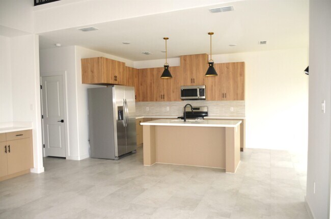 Building Photo - 1027 Birch Loop