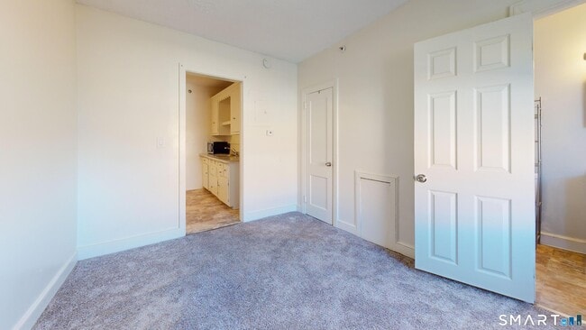 Building Photo - 666 Main St