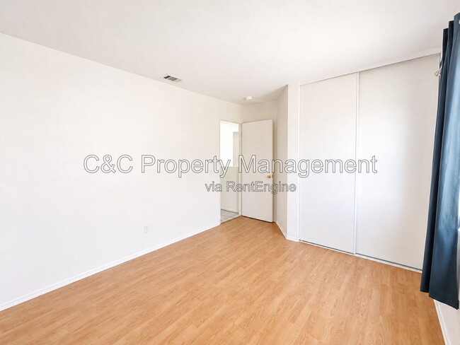 Building Photo - 17944 Kendall Cir