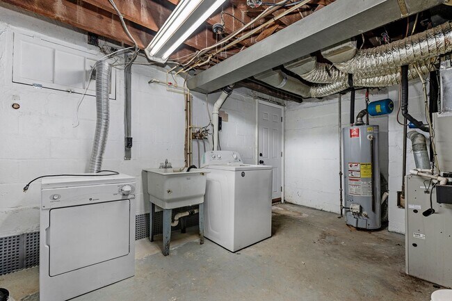 Building Photo - Charming 3-Bedroom Home with 1.5 Baths