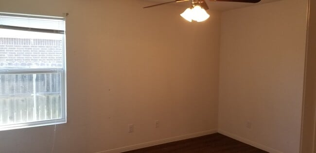 Building Photo - 4606 Waterfall Dr