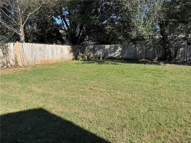 Building Photo - 70 N Hunter St