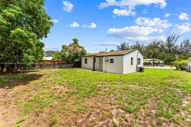 Building Photo - 1245 NW 84th Terrace