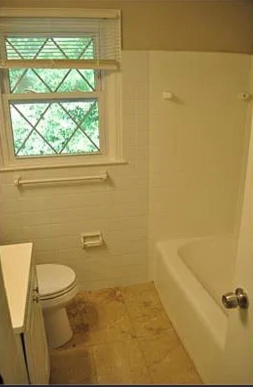 Building Photo - 2113 Seavey Dr