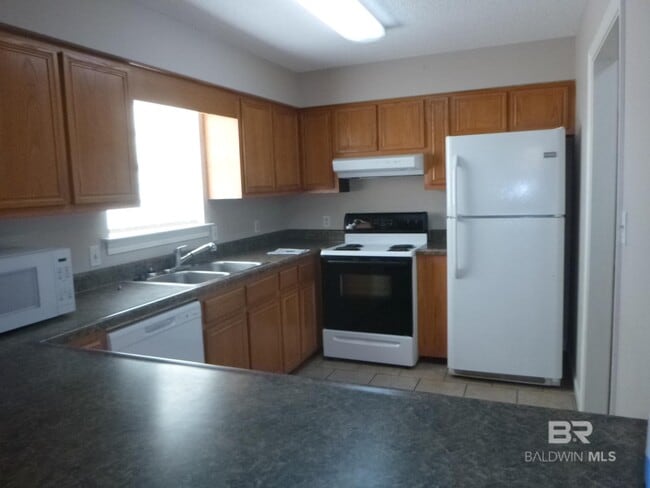 Building Photo - 600 Cheshire Ln