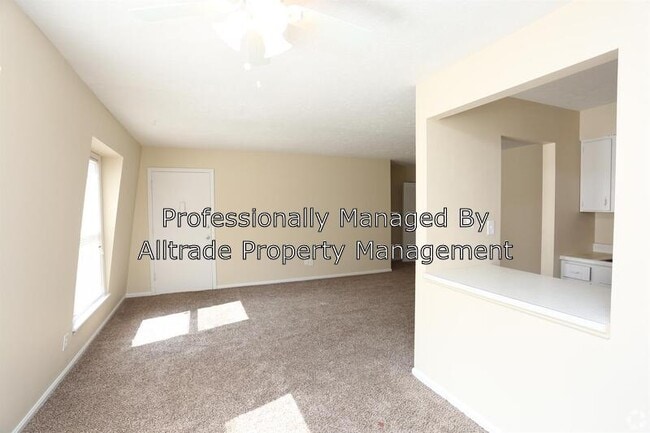 Building Photo - 2601 Lindsay Ave