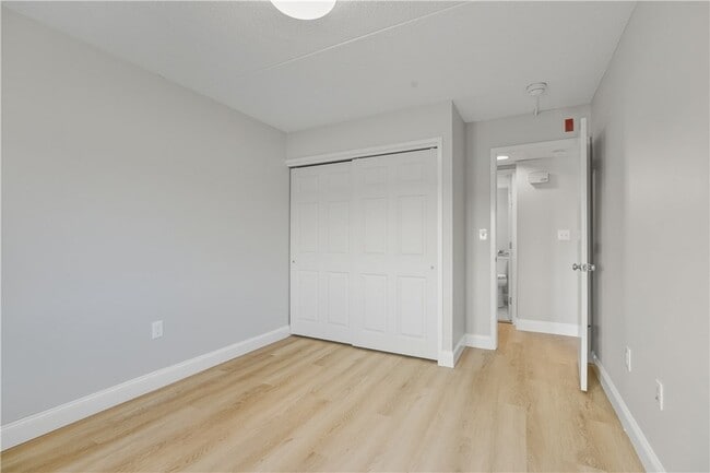 Building Photo - 20 America Way