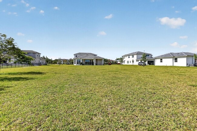 Building Photo - 20160 SE Bridgewater Dr