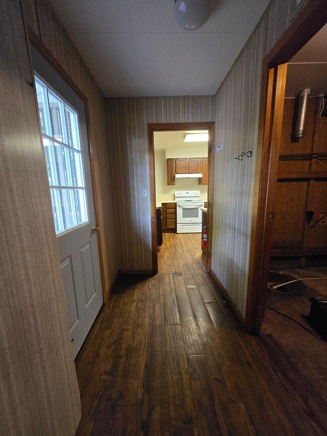 Building Photo - Cozy 3 Bedroom on Corner lot