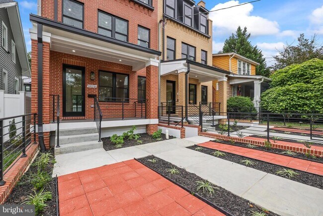 Building Photo - 4411.5 Illinois Ave NW