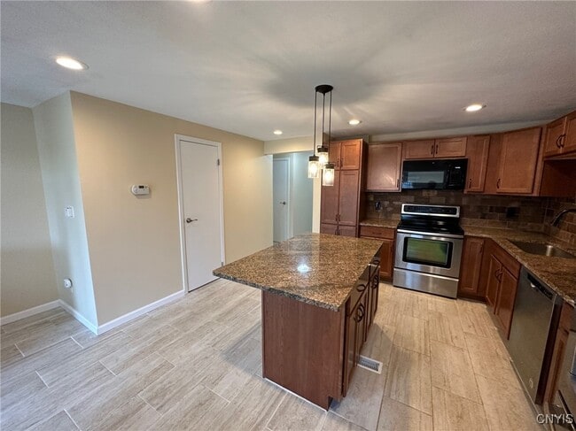 Building Photo - 6148 Bethlehem Ln