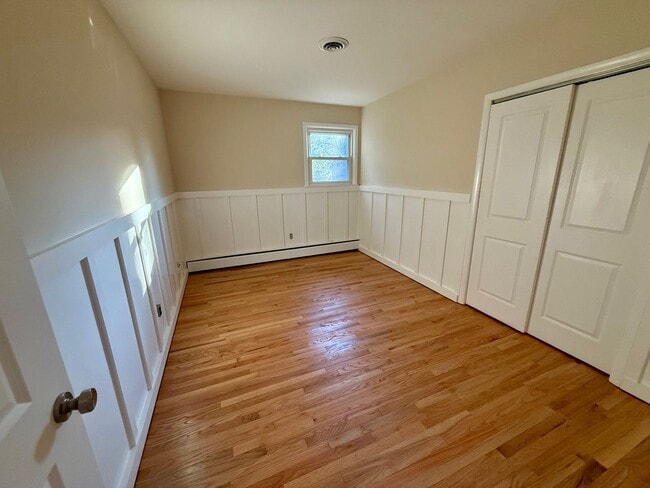 Building Photo - Severna Park - Waterfront - Round Bay Community.