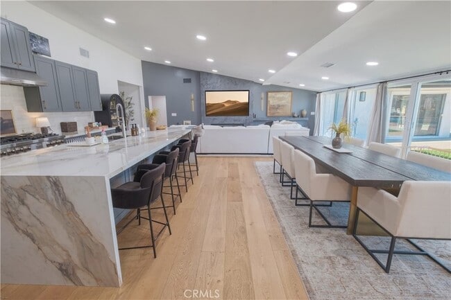 Building Photo - 9109 La Alba Dr