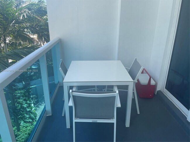 Building Photo - 2301 Collins Ave