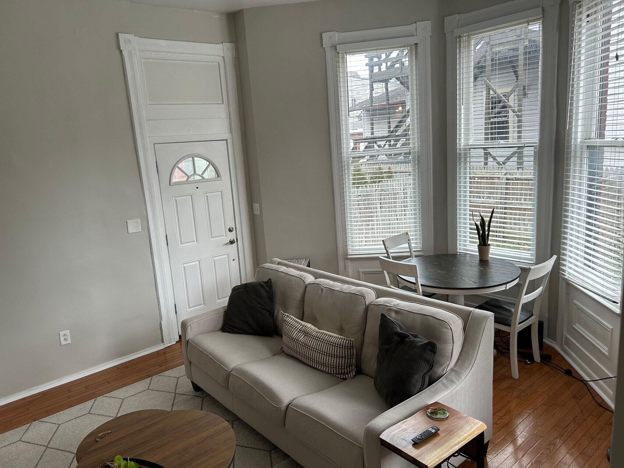 Living room entrance door - 5975 Alder St