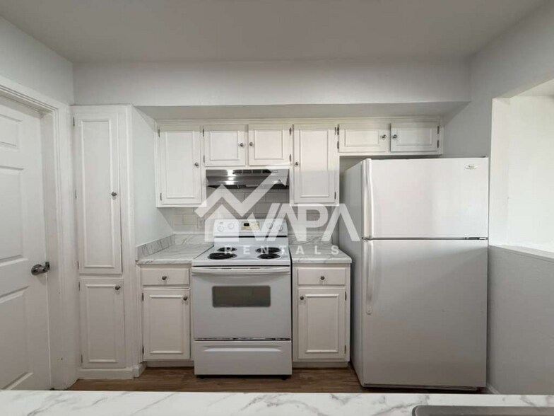 Building Photo - 5019 Starfire St