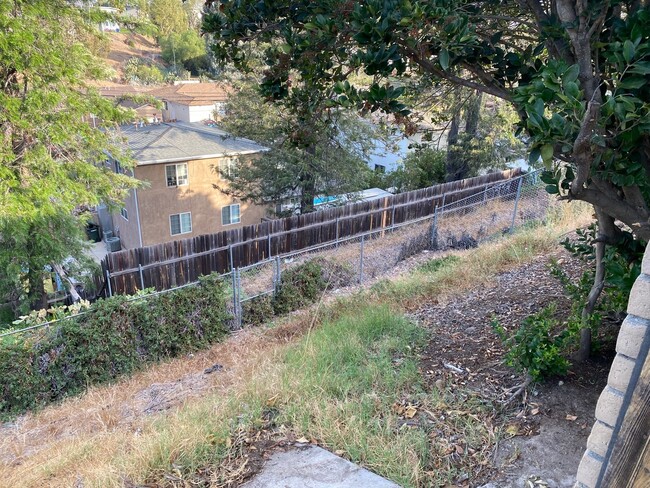 Building Photo - Top Floor 2-Bedroom Duplex in Fletcher Hills