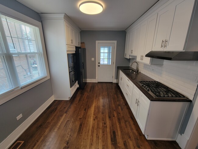 Building Photo - 2310 N 75th Ave