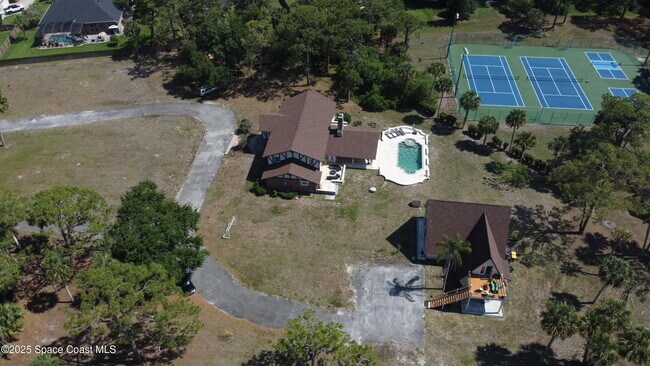 Building Photo - 2440 Brandywine Ln