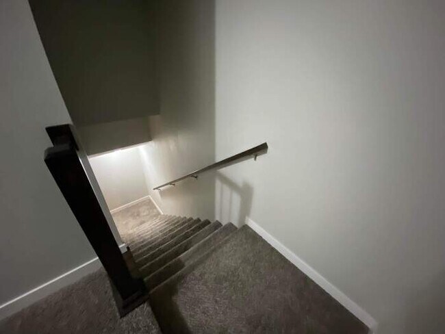 Building Photo - 205 Red Oak Ct