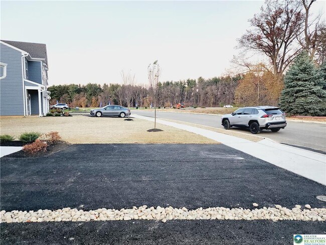 Building Photo - 1255 Susan Cir