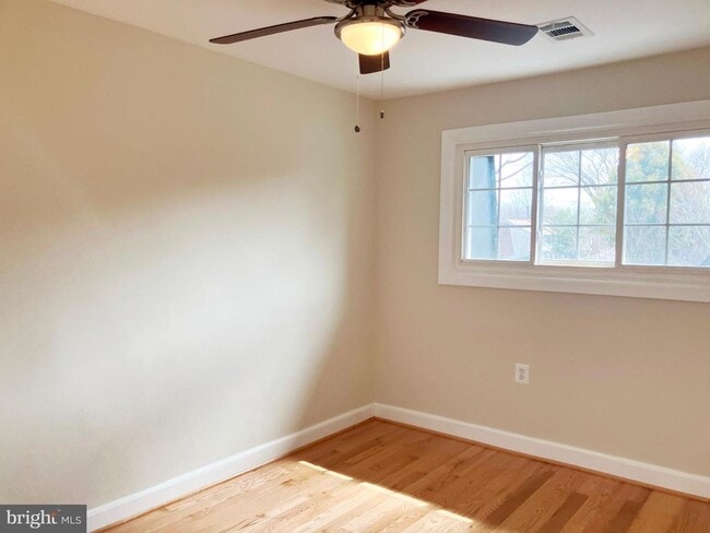 Building Photo - 428 Hampton Ct