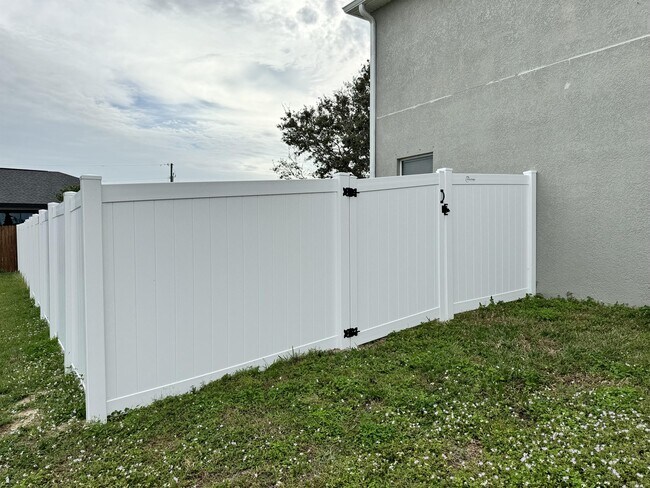 Building Photo - 1722 NW 5th St