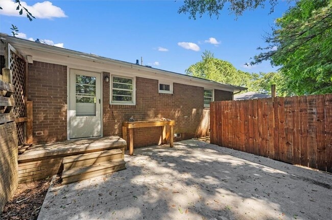 Building Photo - 190 Opal Dr